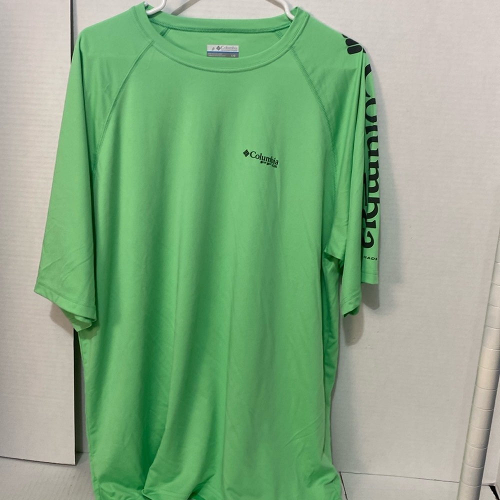 Columbia Tee Shirt Size L/G Green